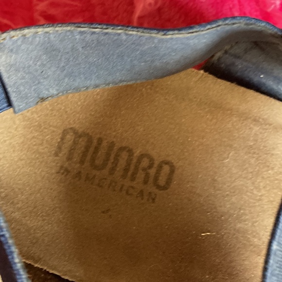 Munro sandals - Picture 2 of 6